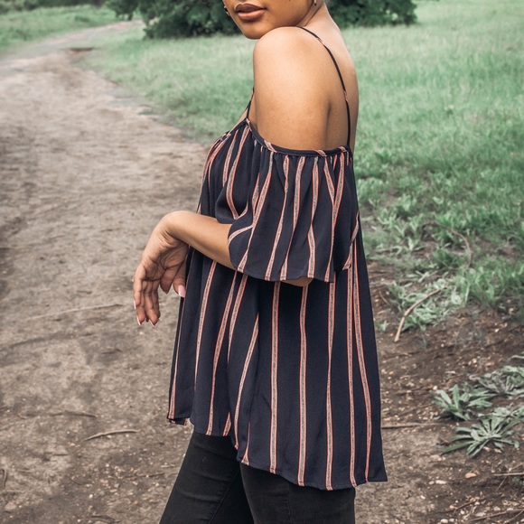 Marina Cold Shoulder Top - Picture 4 of 5